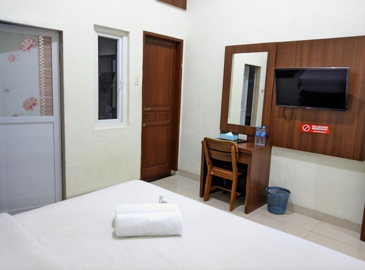 Teratai Residence Mitra Reddoorz Medan Exterior photo