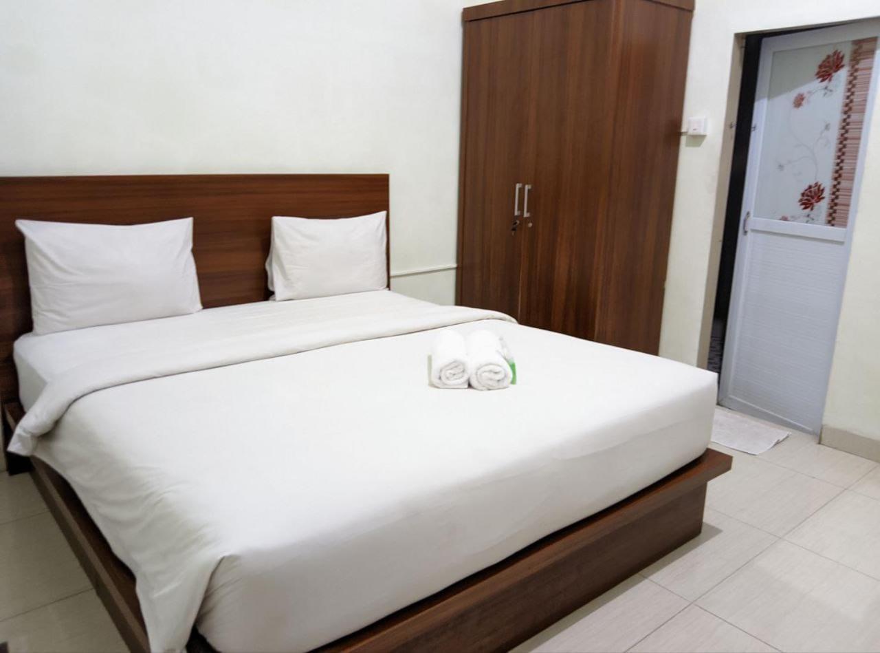 Teratai Residence Mitra Reddoorz Medan Exterior photo