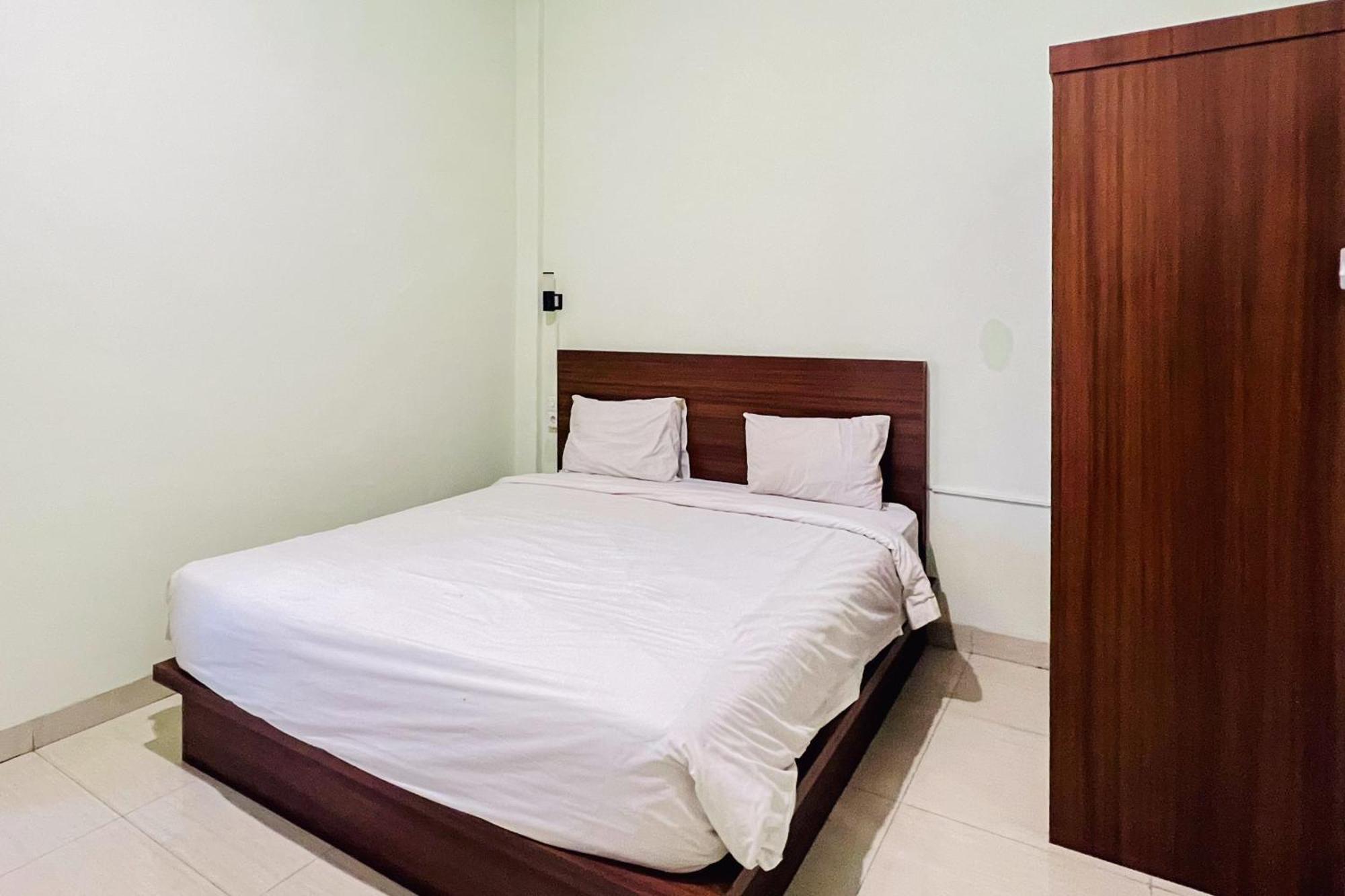 Teratai Residence Mitra Reddoorz Medan Exterior photo