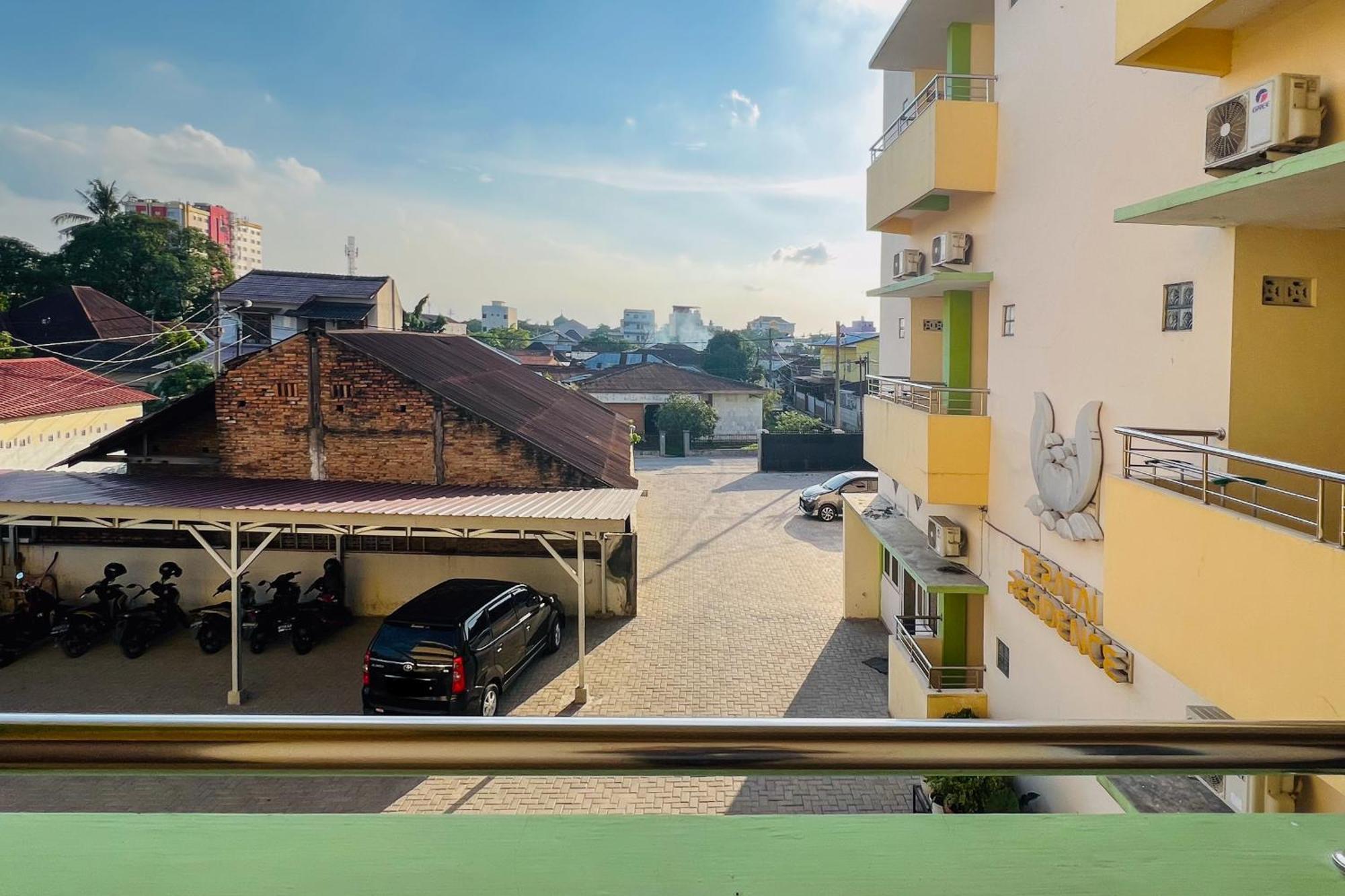 Teratai Residence Mitra Reddoorz Medan Exterior photo
